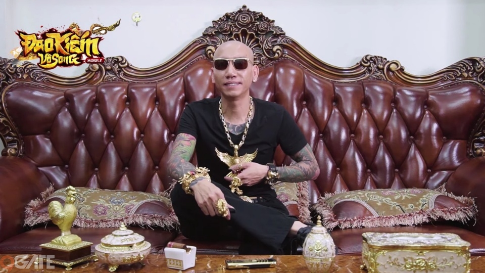 Phỏng vấn nhanh “đại ca giang hồ” đeo nhiều vàng nhất Việt Nam