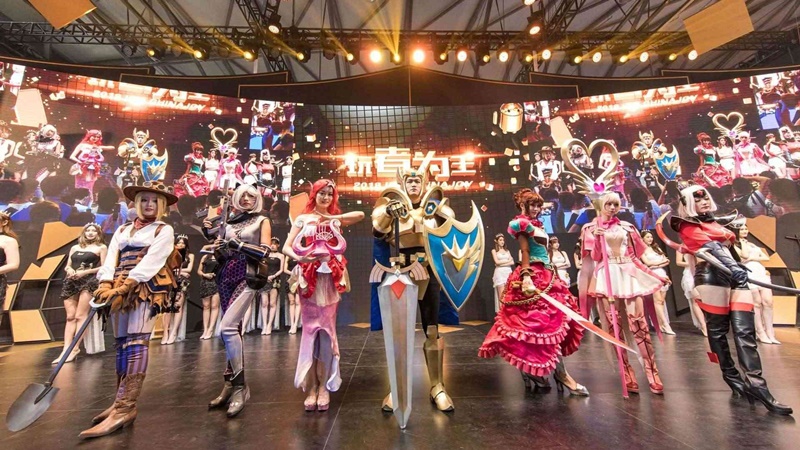 ChinaJoy 2023: Dàn chân dài và diễn viên cosplay làm nóng sự kiện