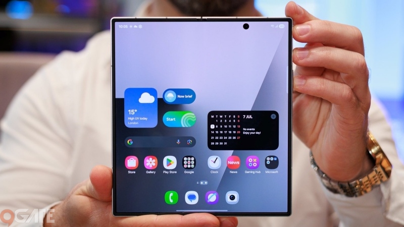 Đặt hai biểu tượng thiết kế của Samsung và Apple lên bàn cân: Hai hướng đi khác biệt, cùng khát vọng tiên phong