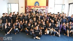 Xạ thủ CrossFire Legends Hà Nội và TP Hồ Chí Minh gặp gỡ NPH VNG